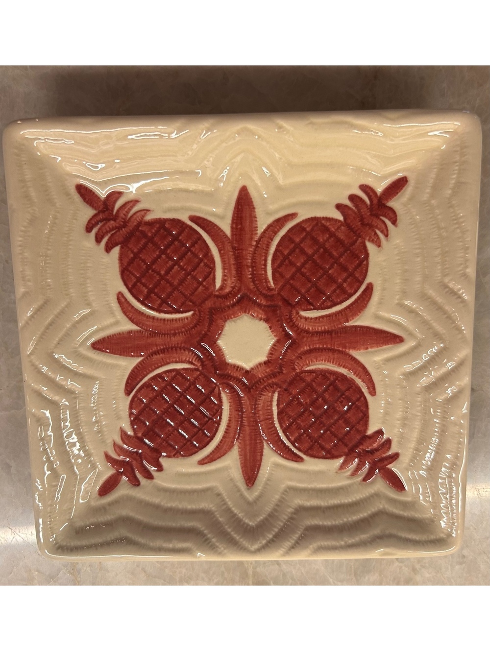 Vintage Michael Gillan Hawaiian Quilt Ceramic Pineapple Soap Dish